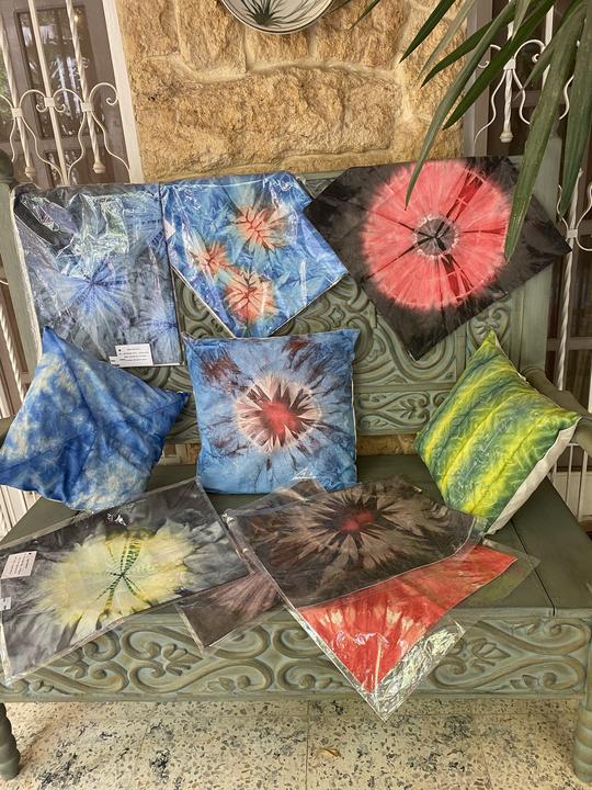 Tie & Dye technique on cotton fabric